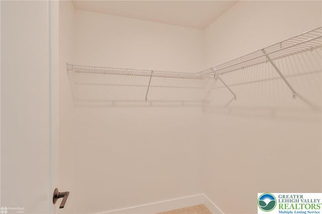 936 Emerald Valley Lane, Washington Twp, PA 18013