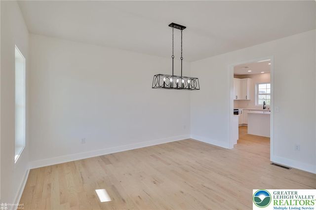 936 Emerald Valley Lane, Washington Twp, PA 18013