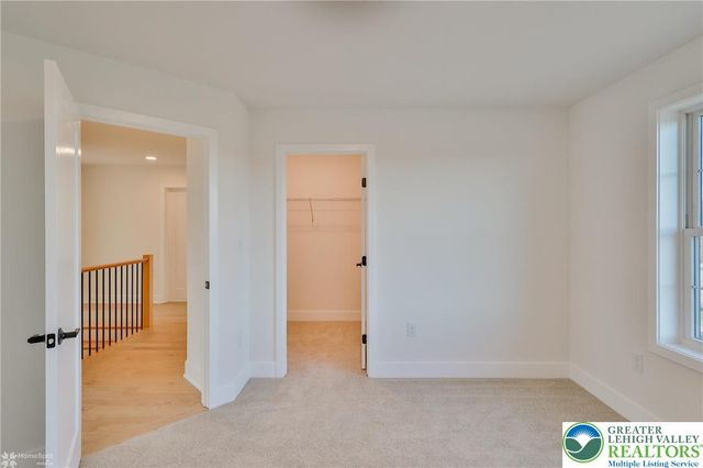 936 Emerald Valley Lane, Washington Twp, PA 18013