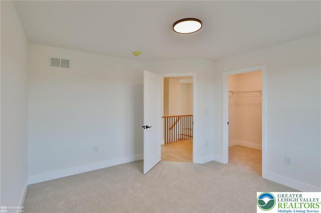 936 Emerald Valley Lane, Washington Twp, PA 18013