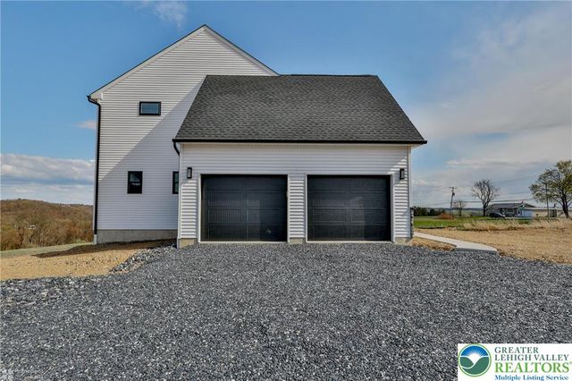 936 Emerald Valley Lane, Washington Twp, PA 18013