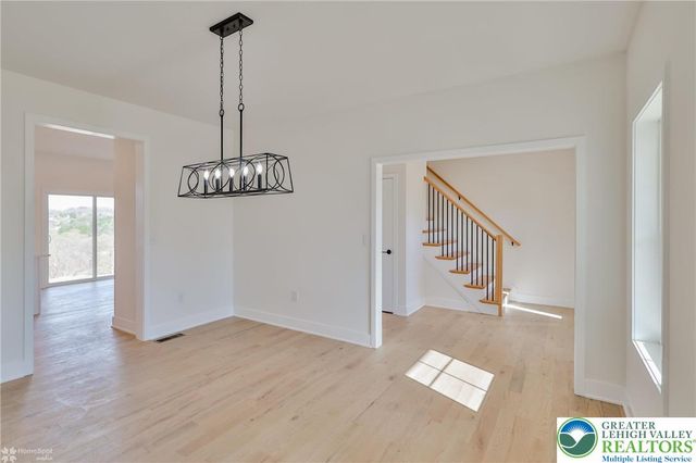 936 Emerald Valley Lane, Washington Twp, PA 18013