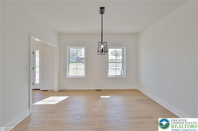 936 Emerald Valley Lane, Washington Twp, PA 18013