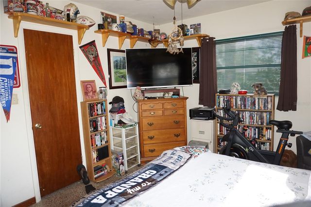 800 74TH AVENUE N, St Petersburg, FL 33702