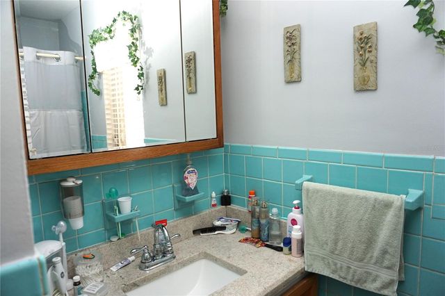 800 74TH AVENUE N, St Petersburg, FL 33702