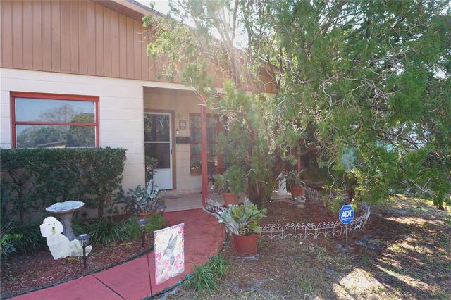 800 74TH AVENUE N, St Petersburg, FL 33702