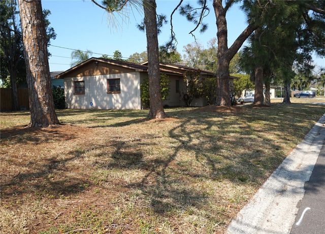 800 74TH AVENUE N, St Petersburg, FL 33702