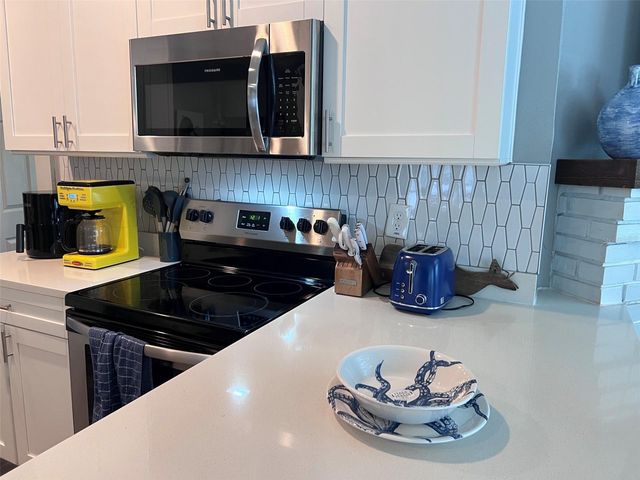 1137 HIGHLAND STREET S, St Petersburg, FL 33701