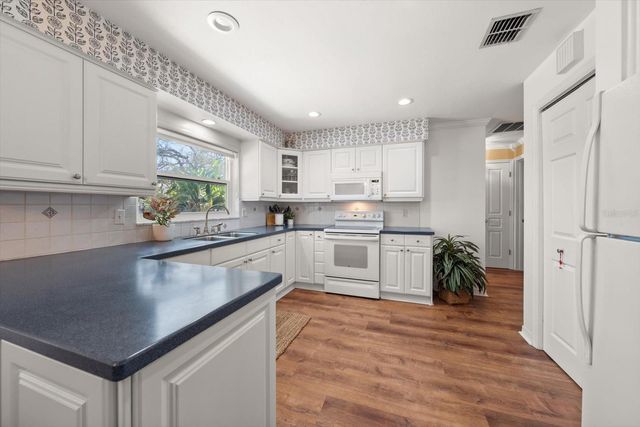 2233 SUNSET CIRCLE, Largo, FL 33774