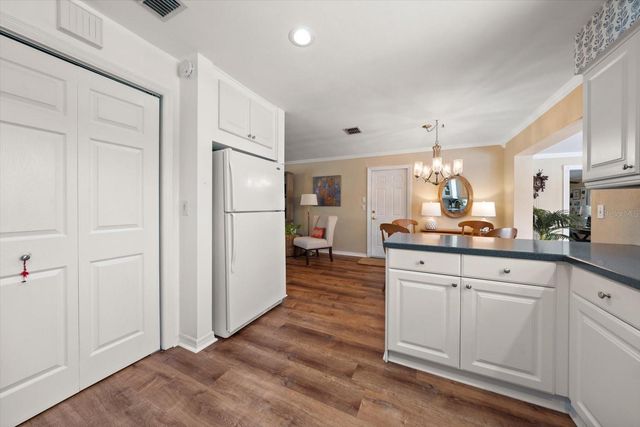 2233 SUNSET CIRCLE, Largo, FL 33774