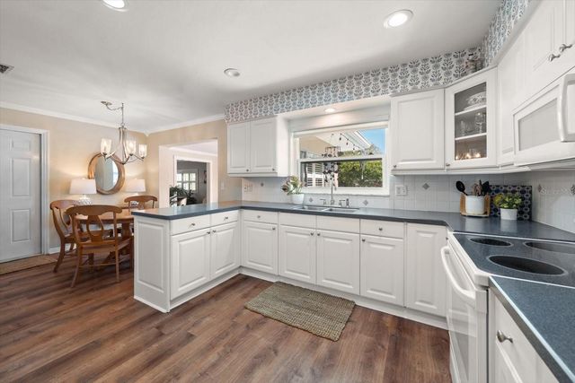 2233 SUNSET CIRCLE, Largo, FL 33774