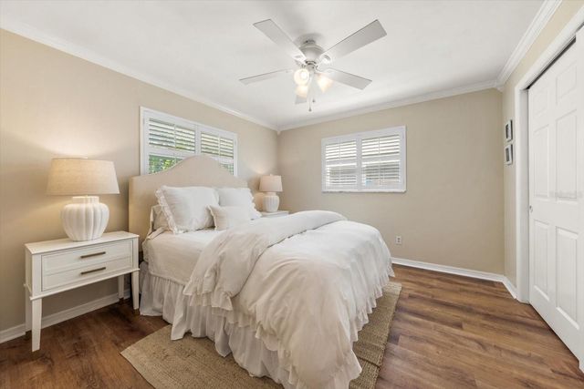 2233 SUNSET CIRCLE, Largo, FL 33774