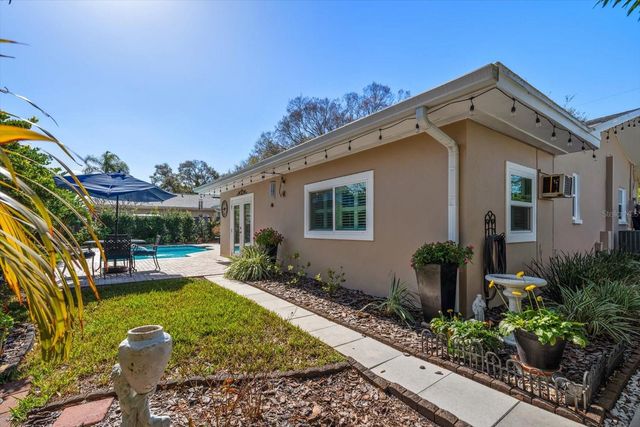 2233 SUNSET CIRCLE, Largo, FL 33774