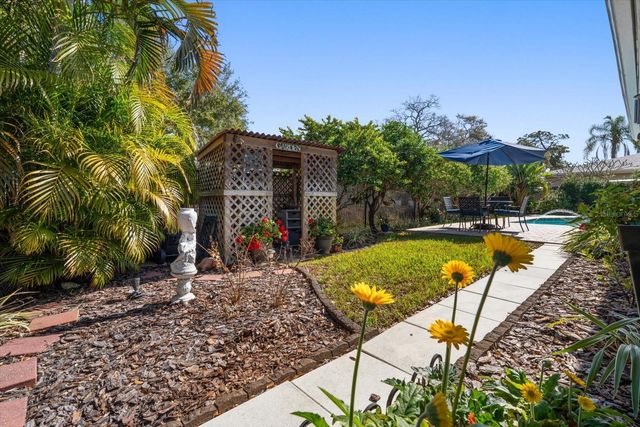 2233 SUNSET CIRCLE, Largo, FL 33774