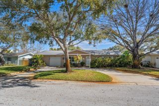 2233 SUNSET CIRCLE, Largo, FL 33774