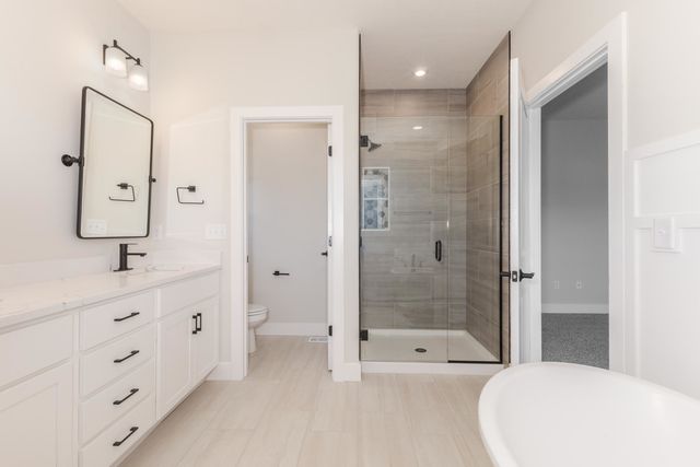 5215 Castlebar Drive, Bloomington, IL 61705