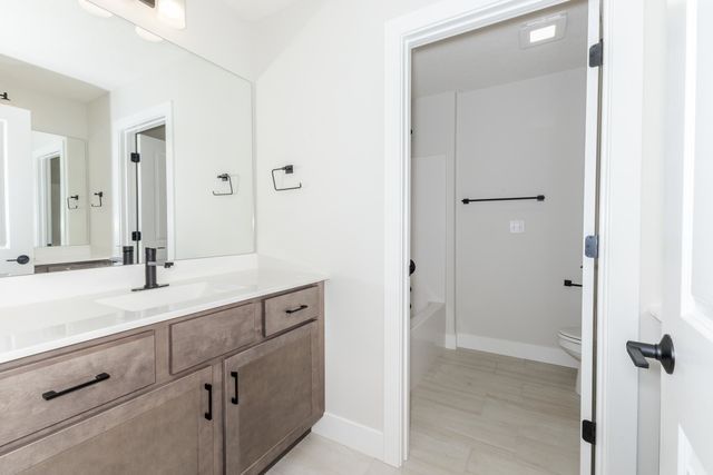 5215 Castlebar Drive, Bloomington, IL 61705