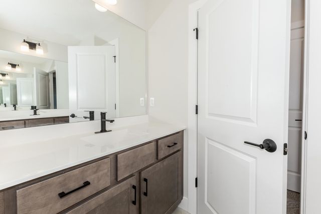 5215 Castlebar Drive, Bloomington, IL 61705