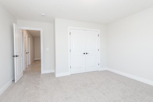 5215 Castlebar Drive, Bloomington, IL 61705