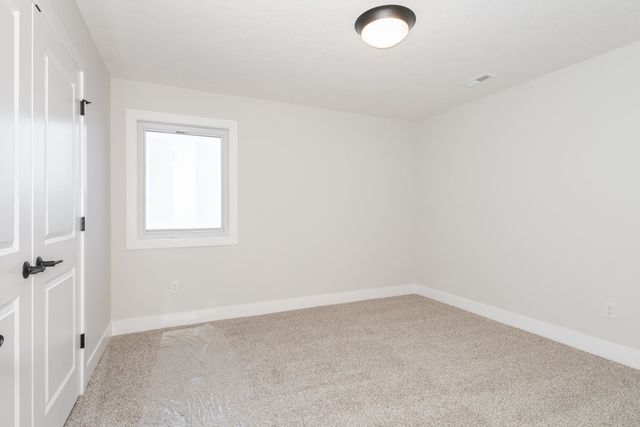 5215 Castlebar Drive, Bloomington, IL 61705