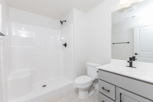 5215 Castlebar Drive, Bloomington, IL 61705