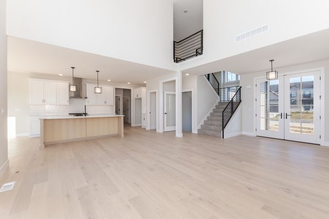 5215 Castlebar Drive, Bloomington, IL 61705