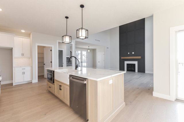 5215 Castlebar Drive, Bloomington, IL 61705