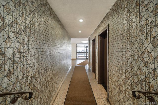 10-40 Neilson Street 2-C, Far Rockaway, NY 11691