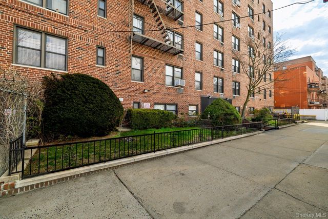 10-40 Neilson Street 2-C, Far Rockaway, NY 11691