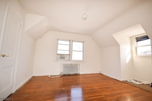 31 Aberdeen Ct, Haledon Boro, NJ 07508