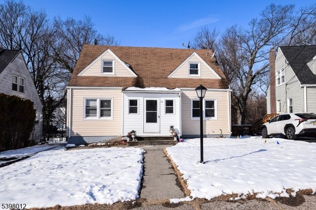 31 Aberdeen Ct, Haledon Boro, NJ 07508