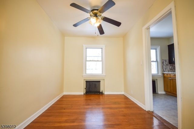 31 Aberdeen Ct, Haledon Boro, NJ 07508