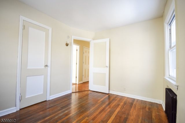 31 Aberdeen Ct, Haledon Boro, NJ 07508