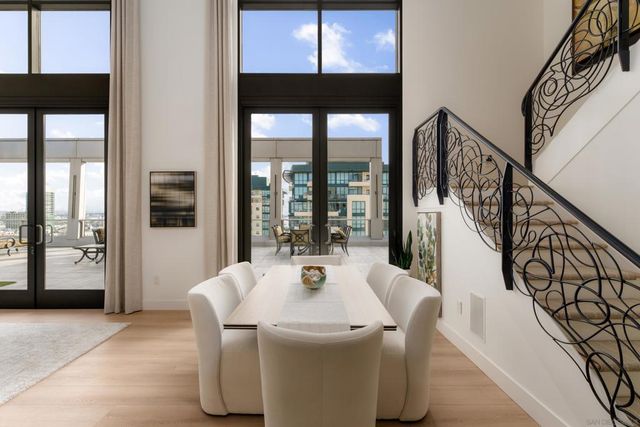 645 Front St 2204, San Diego, CA 92101