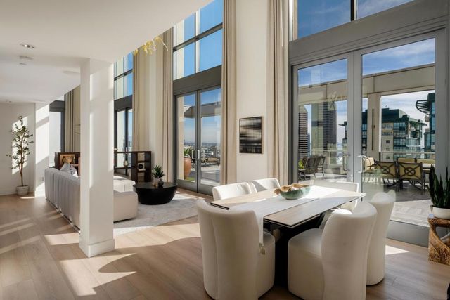 645 Front St 2204, San Diego, CA 92101