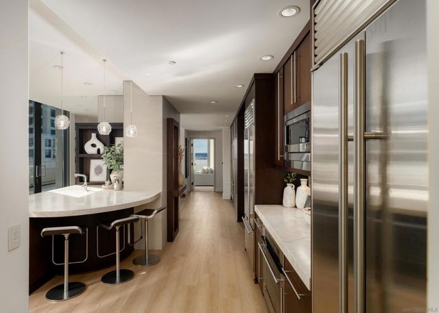 645 Front St 2204, San Diego, CA 92101