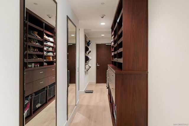 645 Front St 2204, San Diego, CA 92101