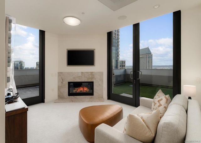 645 Front St 2204, San Diego, CA 92101