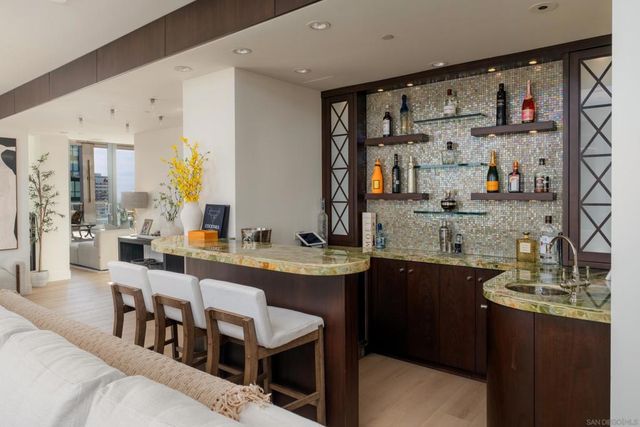 645 Front St 2204, San Diego, CA 92101