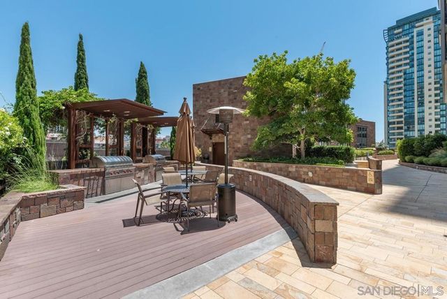 645 Front St 2204, San Diego, CA 92101