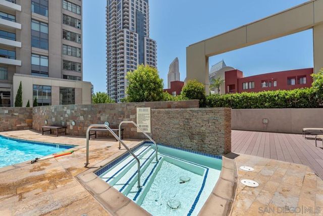 645 Front St 2204, San Diego, CA 92101