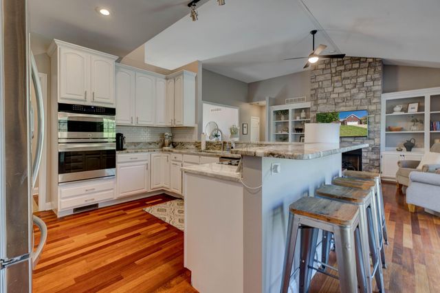 124 St Andrews Way, Georgetown, KY 40324