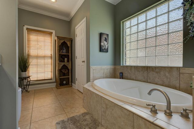 124 St Andrews Way, Georgetown, KY 40324