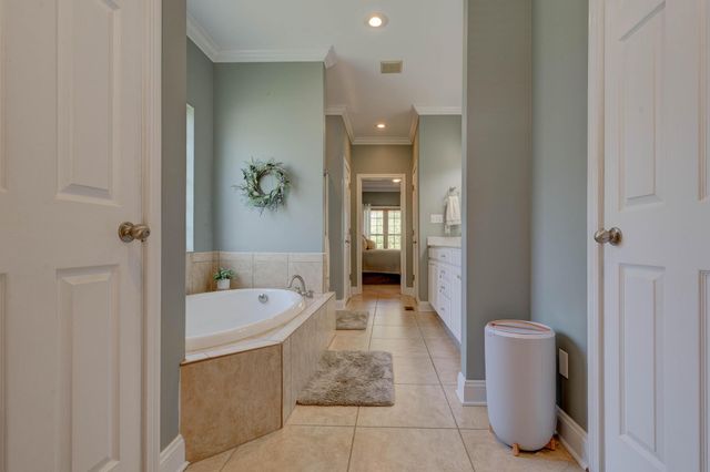 124 St Andrews Way, Georgetown, KY 40324