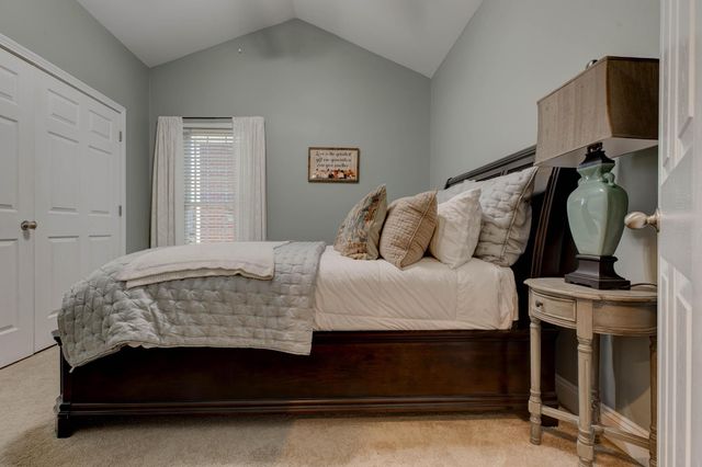 124 St Andrews Way, Georgetown, KY 40324