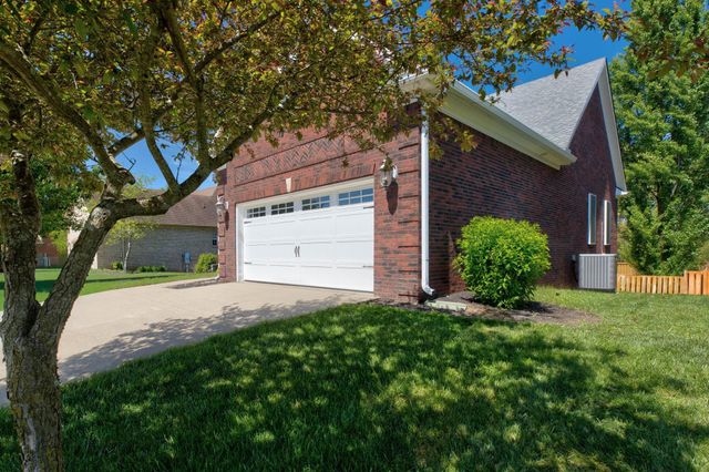 124 St Andrews Way, Georgetown, KY 40324