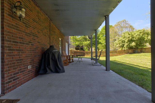 124 St Andrews Way, Georgetown, KY 40324