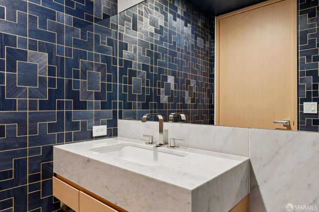 1 Steuart Lane 302, San Francisco, CA 94123