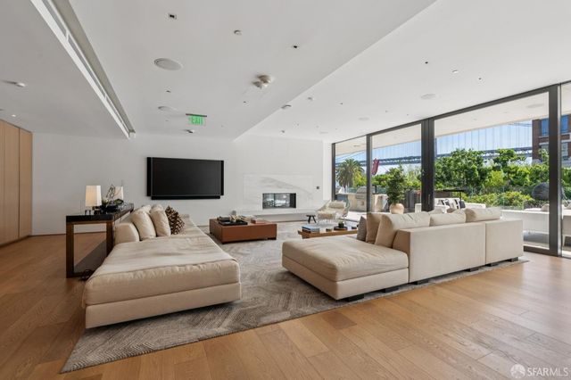 1 Steuart Lane 302, San Francisco, CA 94123