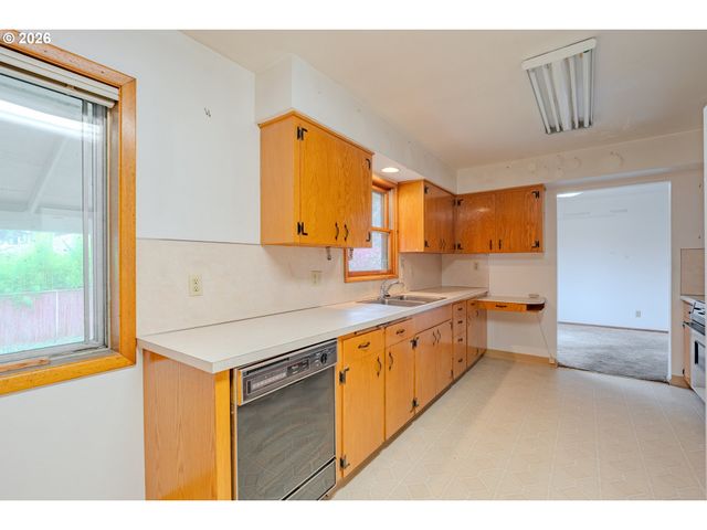 6207 Nw LINCOLN Ave, Vancouver, WA 98663